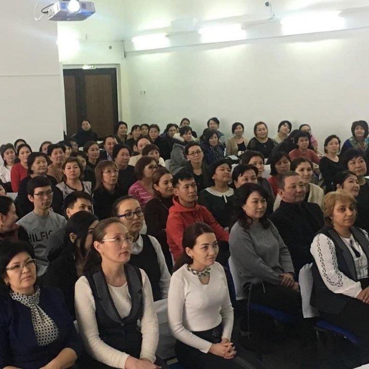 Гимназия ұжымы бүгін Қ.К.Тоқаевтың "Абай және ХХІ ғасырдағы Қазақстан" атты мақаласымен танысты.
